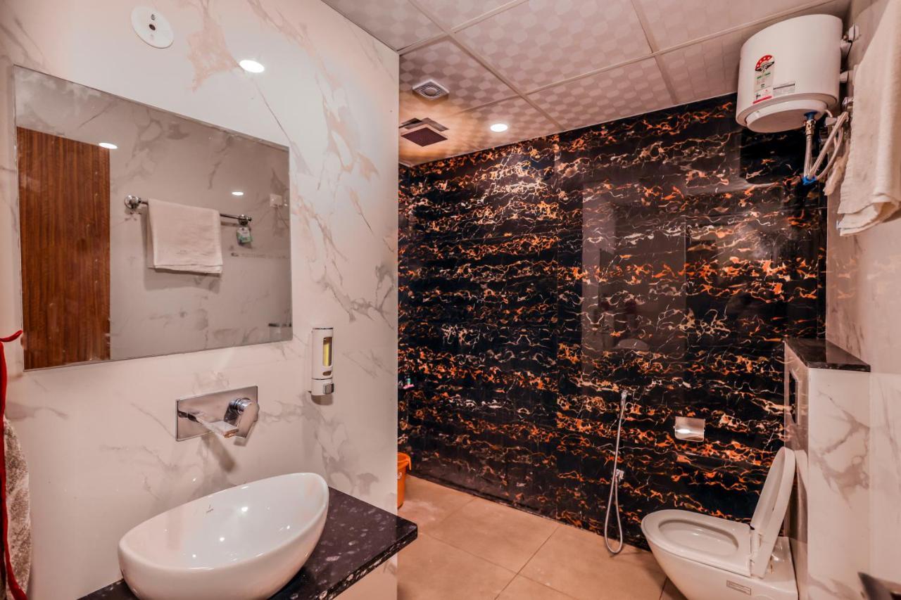 Hotel Lalita Palace 3*