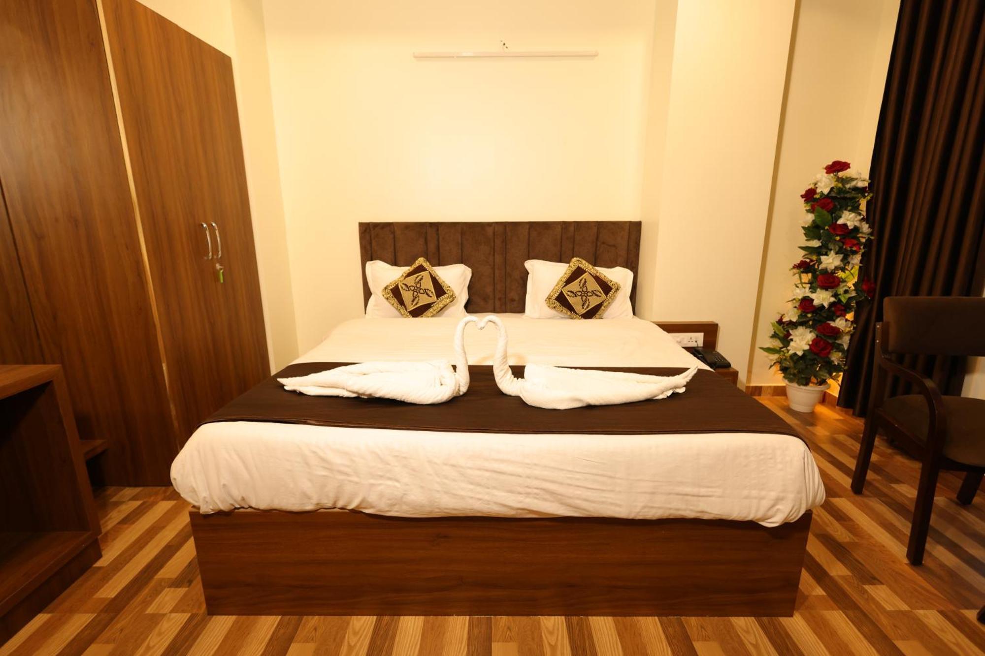 Lalita Palace Hotel 3*